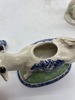 Lot 222 - A collection of English porcelain