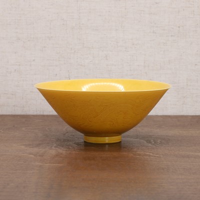 Lot 284 - A Chinese yellow-glazed bowl