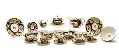 Lot 110 - A collection of possibly Coalport porcelain