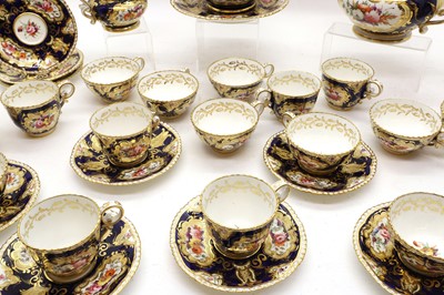 Lot 110 - A collection of possibly Coalport porcelain