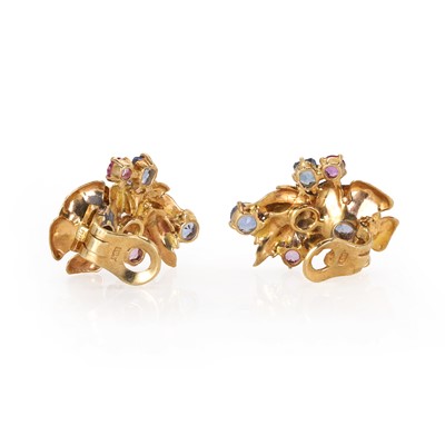 Lot 93 - A pair of rose gold varicoloured sapphire clip earrings, c.1950