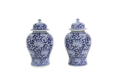Lot 129 - A pair of blue and white porcelain ginger jars
