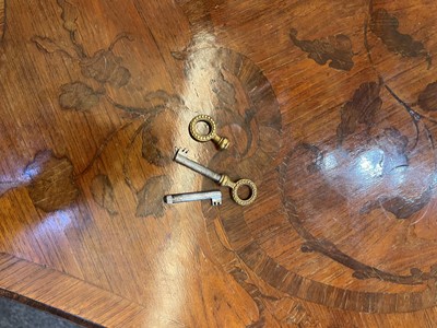 Lot 27 - A Louis XV-style kingwood and tulipwood marquetry bureau plat