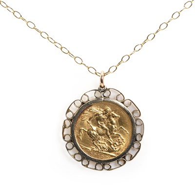 Lot 360 - A gold sovereign pendant