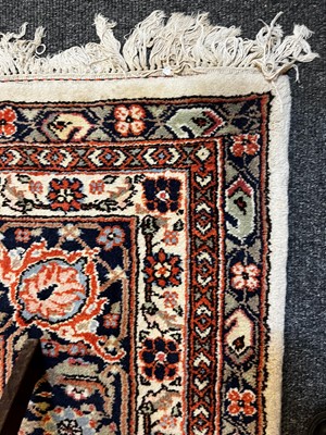Lot 44 - A large Bidjar wool carpet