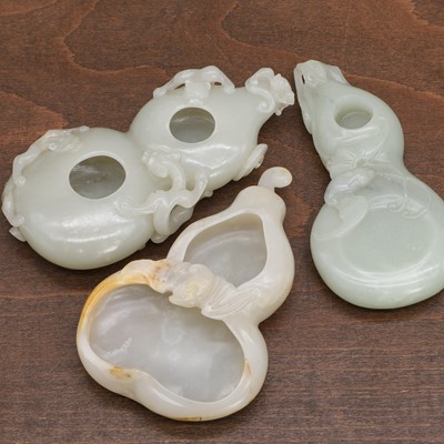 Lot 275 - Three Chinese jade carvings