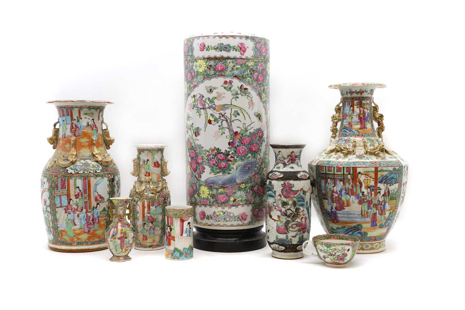 Lot 71 - A collection of Chinese Canton famille rose