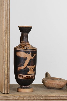 Lot 87 - An Attic red-figure lekythos