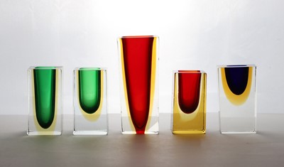 Lot 149 - A group of five Murano glass sommerso vases