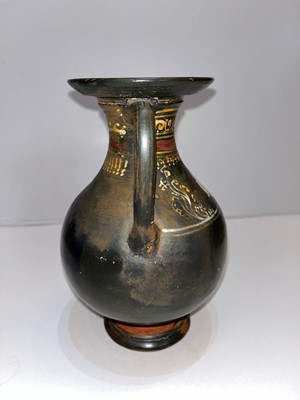 Lot 82 - An Apulian Gnathian ware pottery pelike