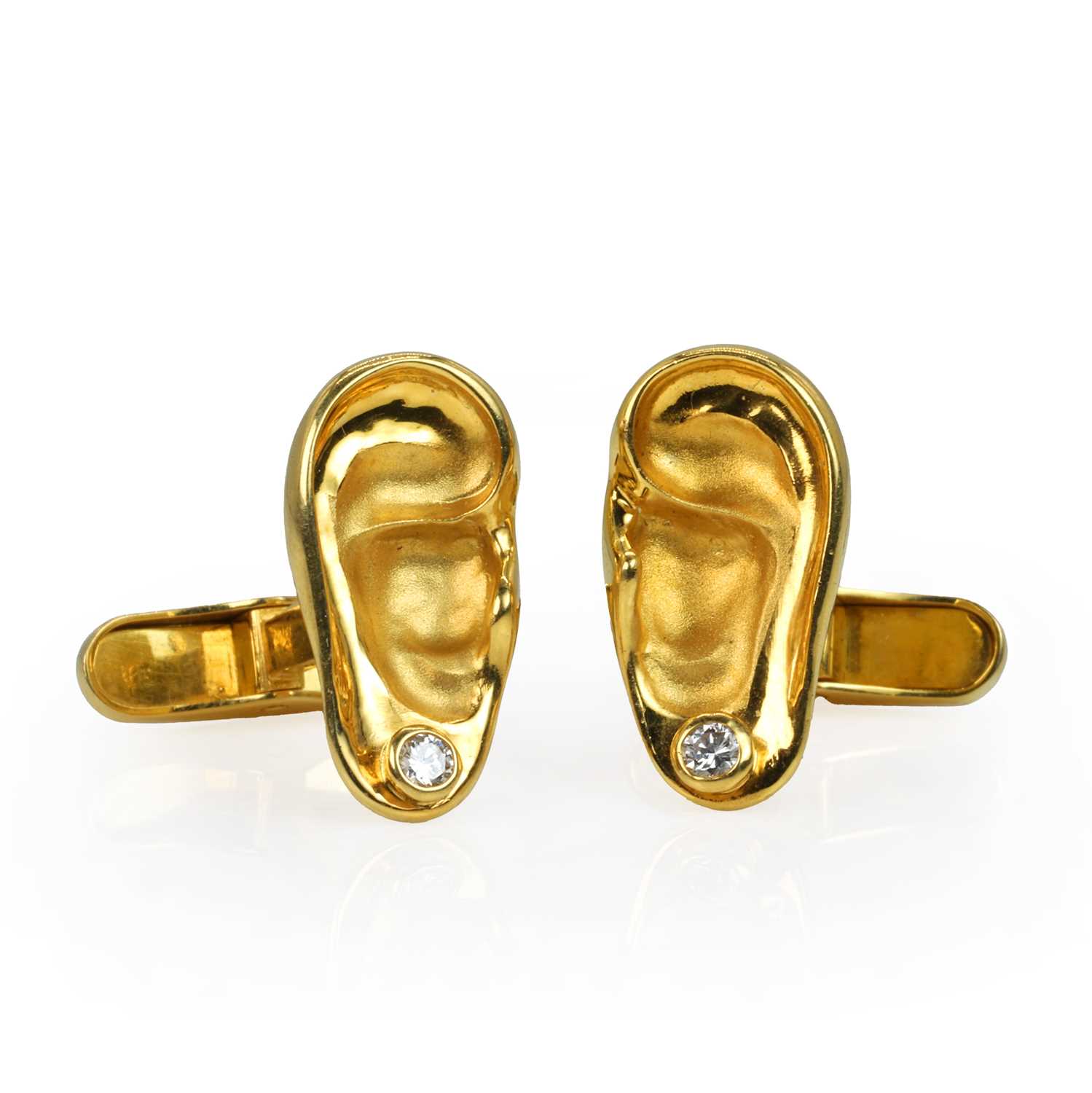 Lot 258 - A pair of 18ct gold diamond studded novelty cufflinks