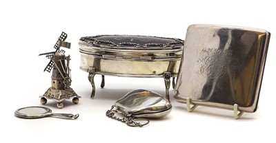 Lot 48 - A collection of silver items