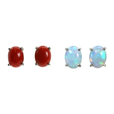Lot 222 - Two pairs of gemstone stud earrings
