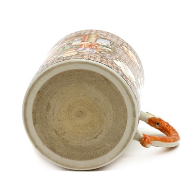 Lot 75 - A Chinese porcelain mug