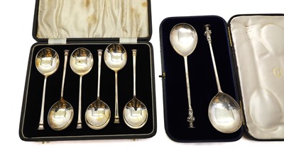 Lot 24 - A pair of silver 'Apostle' spoons