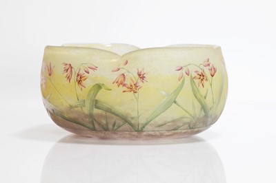 Lot 94 - A Daum enamelled and cameo glass bowl