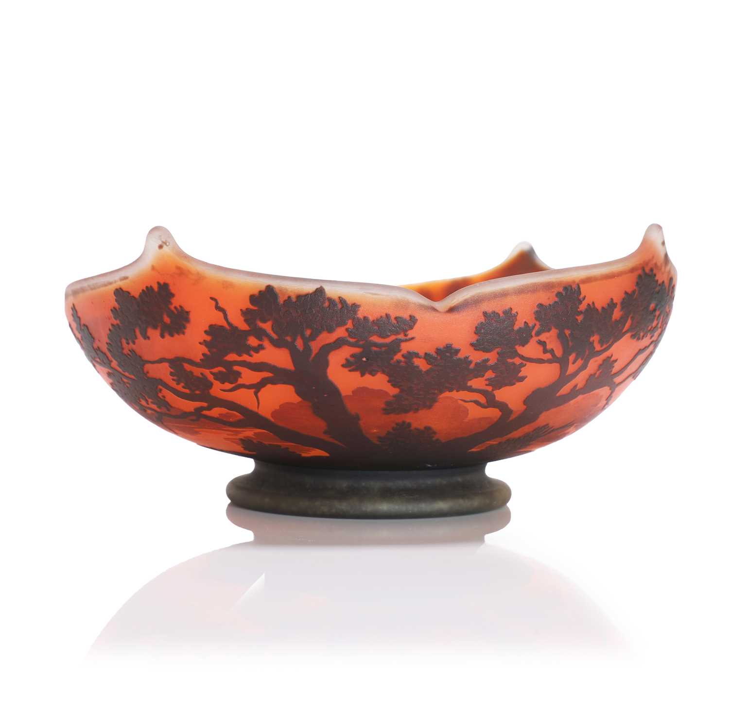 Lot 97 - A Muller Frères cameo glass bowl