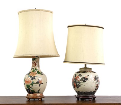 Lot 187 - A Chinese vase table lamp