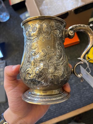 Lot 2 - A George III silver mug