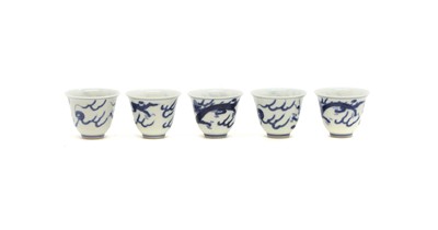 Lot 184 - A collection of five Chinese blue and white cups