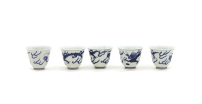 Lot 184 - A collection of five Chinese blue and white cups