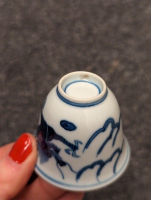 Lot 184 - A collection of five Chinese blue and white cups