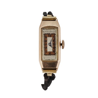 Lot 418 - A ladies' gold cased mechanical watch