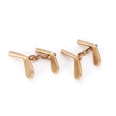 Lot 379 - A pair of gold golf club cufflinks