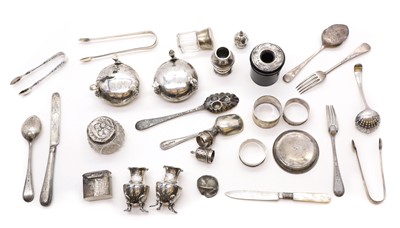 Lot 62 - A collection of silver items