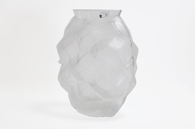 Lot 61 - A Lalique 'Tortue' glass vase