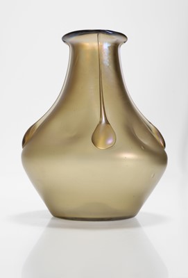 Lot 18 - A Loetz ‘Vesuvian’ iridescent glass vase