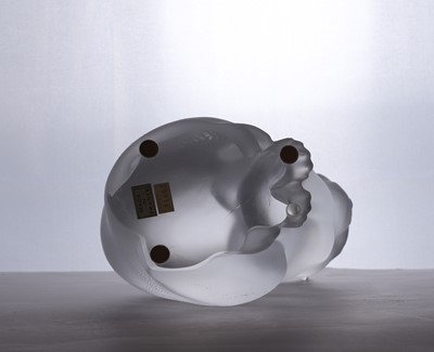 Lot 264 - A Lalique glass 'chat assis'