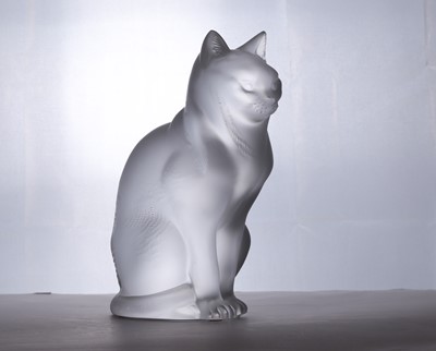 Lot 264 - A Lalique glass 'chat assis'