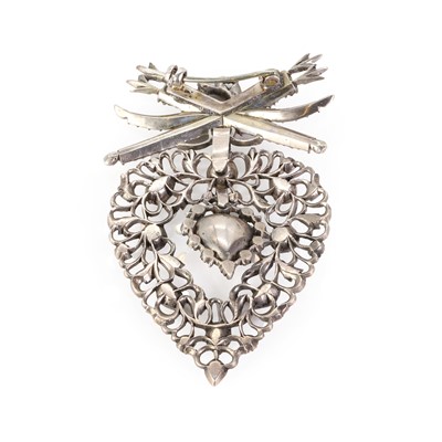 Lot 3 - An antique silver and gold, diamond set Flemish/Vlaams heart brooch