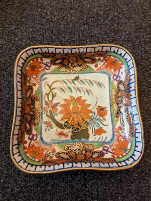 Lot 221 - A Minton pottery Imari tea service