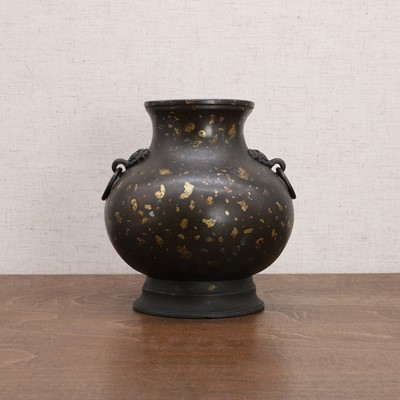 Lot 121 - A Chinese bronze vase