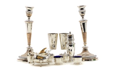 Lot 25 - A collection of silver items