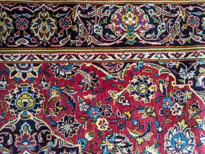 Lot 434 - A Kasham rug