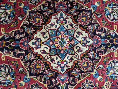 Lot 434 - A Kasham rug