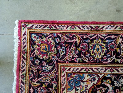 Lot 434 - A Kasham rug
