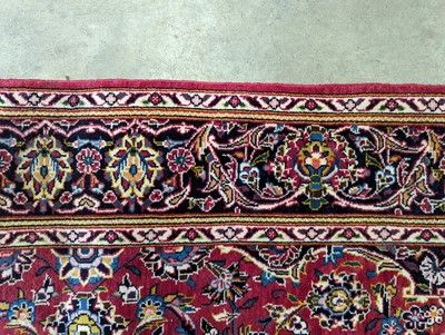 Lot 434 - A Kasham rug