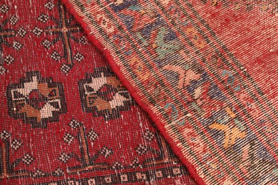Lot 455 - A modern Kashan carpet