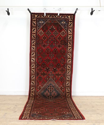 Lot 314 - A Meimeh runner