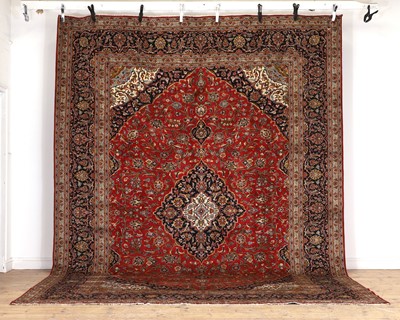 Lot 457 - A Kashan carpet