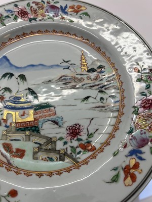 Lot 71 - A Chinese Export plate