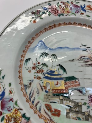 Lot 71 - A Chinese Export plate