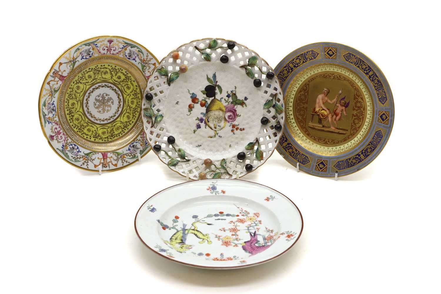 Lot 248 - A collection of porcelain cabinet plates
