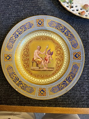 Lot 248 - A collection of porcelain cabinet plates