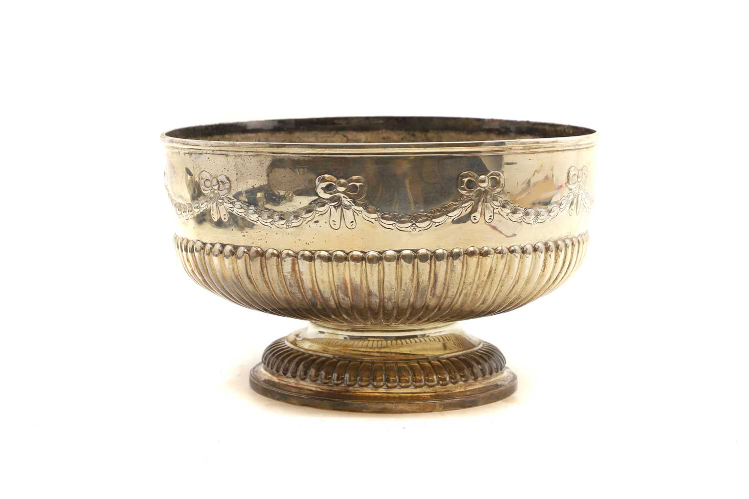 Lot 14 - A Victorian silver punch bowl