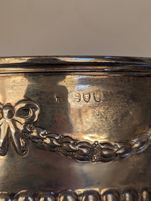 Lot 14 - A Victorian silver punch bowl